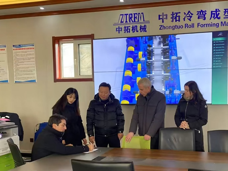 2025中拓冷彎開(kāi)年大捷！新年新征程中拓冷彎門(mén)框機(jī)敲開(kāi)西班牙市場(chǎng)大門(mén)