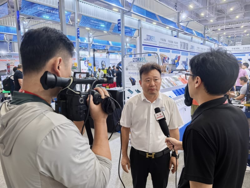 中拓徐總帶隊亮相第 138 屆廣交會！冷彎設(shè)備引全球關(guān)注，接受央視采訪談中國制造出海